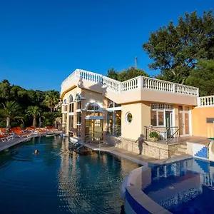 village-de-vacances-les-tourelles.fr-provencehotel.com/